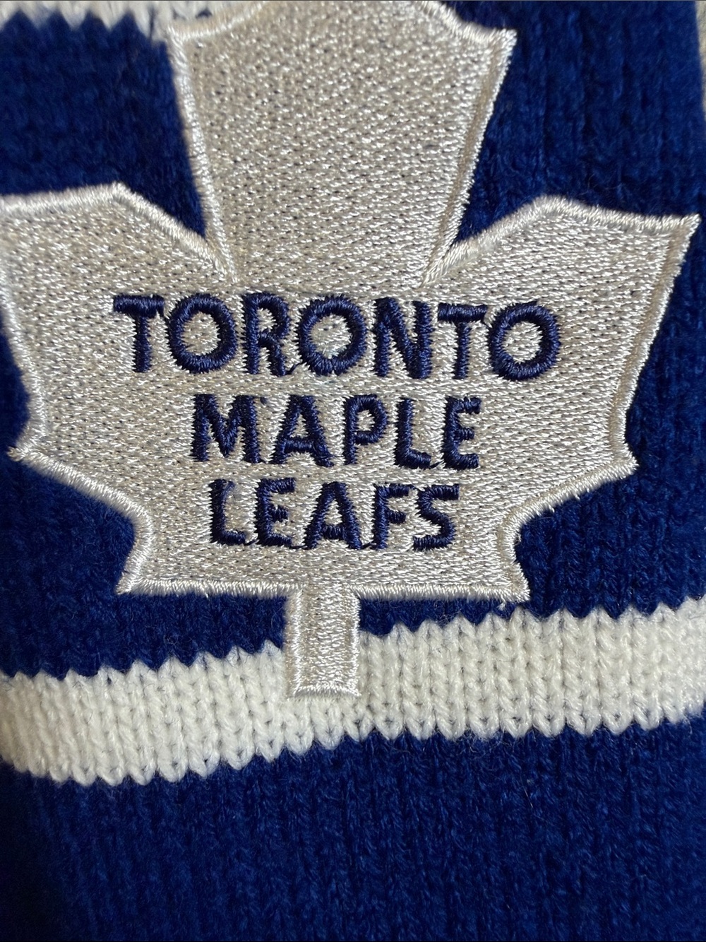 Vintage Toronto Maple Leafs NHL Licensed Ilanco Full-Zip Knit Sweater SIZE LARGE - Picture 4 of 10